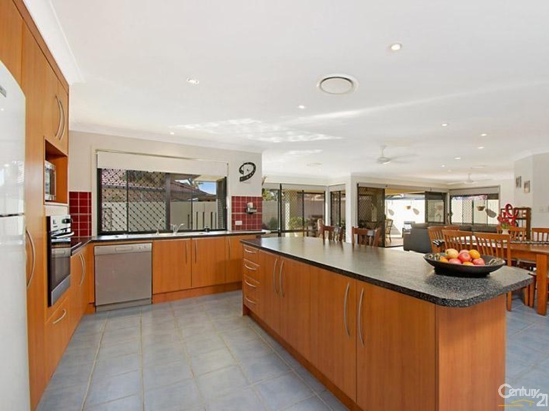 4 Prow Street, Caloundra West QLD 4551