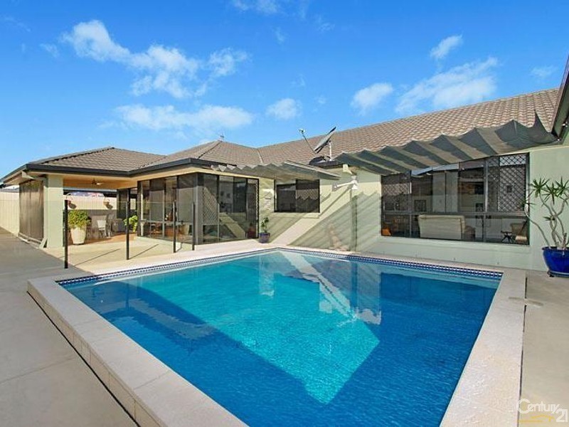 4 Prow Street, Caloundra West QLD 4551