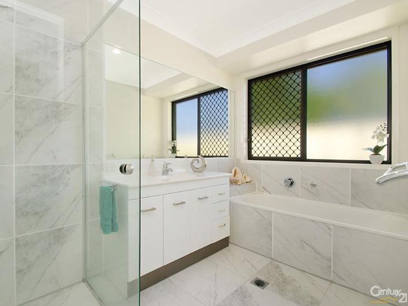 4 Prow Street, Caloundra West QLD 4551