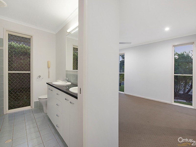 7 Teasel Court, Mountain Creek QLD 4557