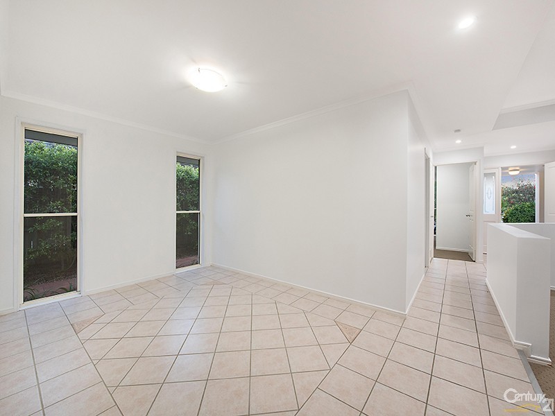 7 Teasel Court, Mountain Creek QLD 4557