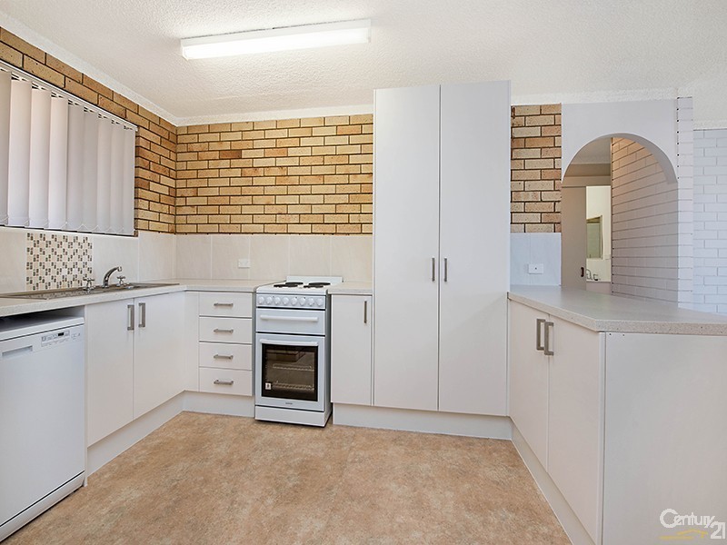 2/18 Akeringa Place, Mooloolaba QLD 4557