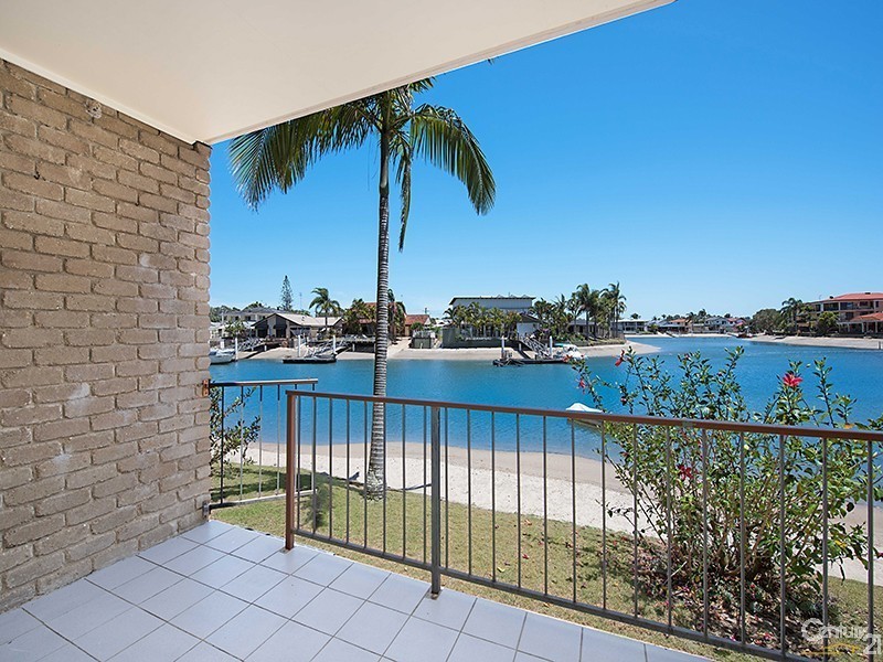 2/18 Akeringa Place, Mooloolaba QLD 4557