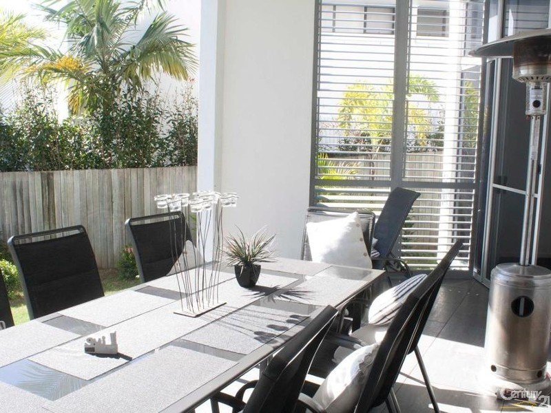 17 Crystal Waves Place, Alexandra Headland QLD 4572