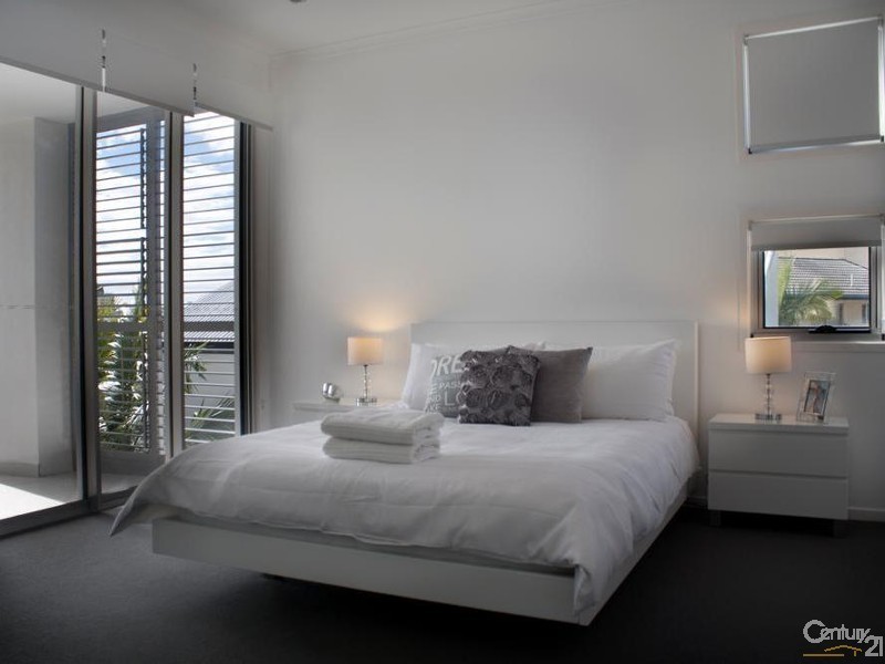 17 Crystal Waves Place, Alexandra Headland QLD 4572