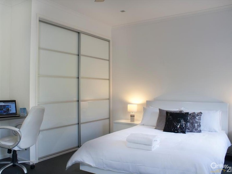 17 Crystal Waves Place, Alexandra Headland QLD 4572