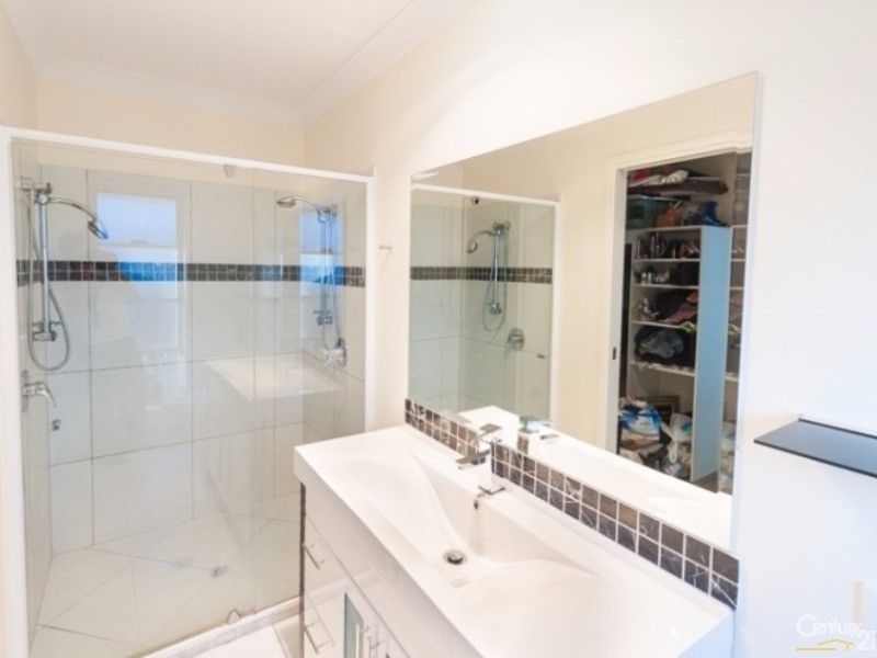 34 Riveroak Way, Sippy Downs QLD 4556