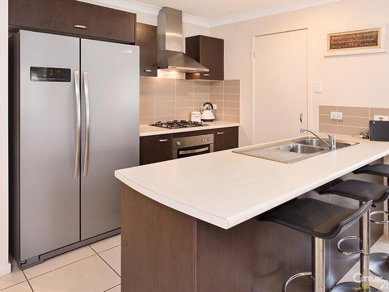 15 Clarence Place, Sippy Downs QLD 4556