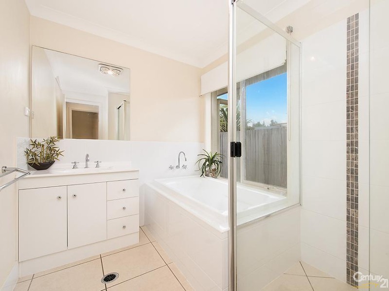 15 Clarence Place, Sippy Downs QLD 4556