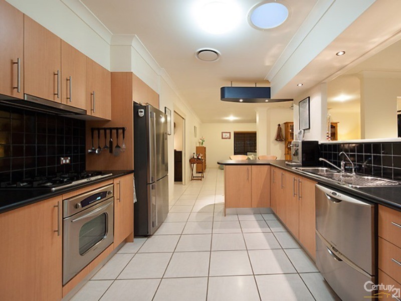 11 Leah Close, Mountain Creek QLD 4557