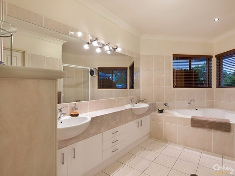 11 Leah Close, Mountain Creek QLD 4557