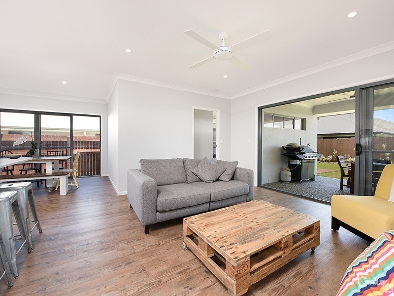 74 Brampton Crescent, Mountain Creek QLD 4557