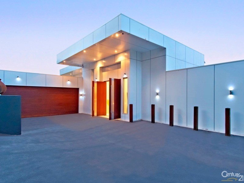 11 Rim Road, Buderim QLD 4556