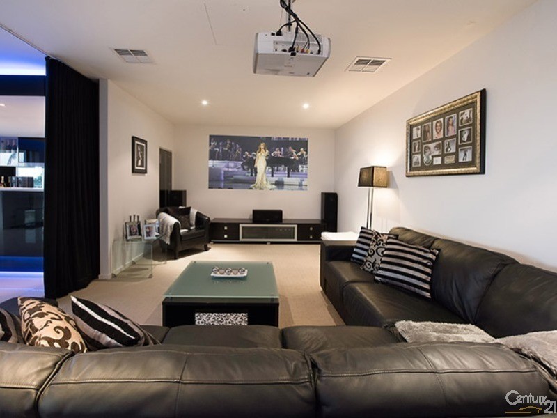 11 Rim Road, Buderim QLD 4556