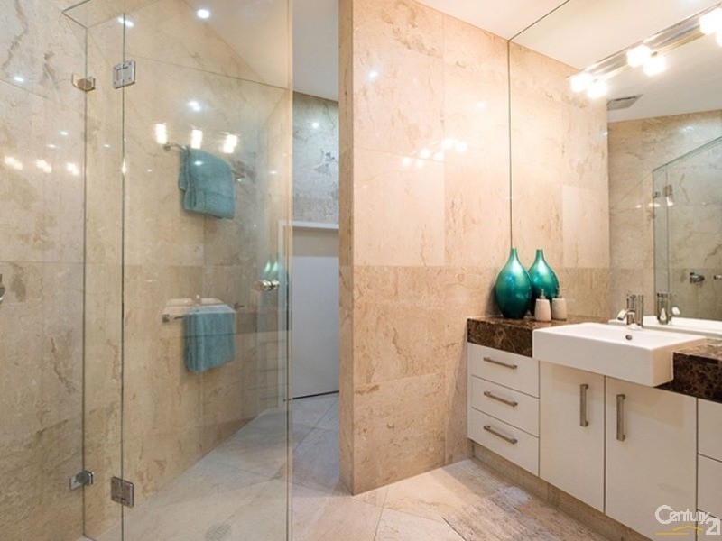 11 Rim Road, Buderim QLD 4556