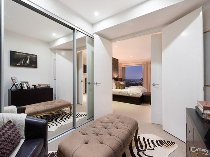 11 Rim Road, Buderim QLD 4556