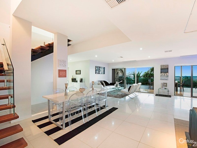 11 Rim Road, Buderim QLD 4556