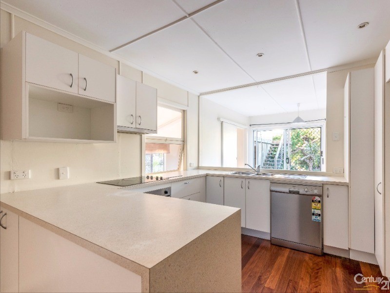 27 Taylor Avenue, Golden Beach QLD 4551
