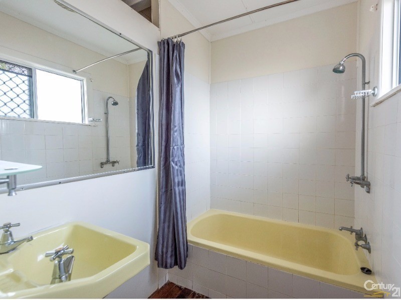 27 Taylor Avenue, Golden Beach QLD 4551