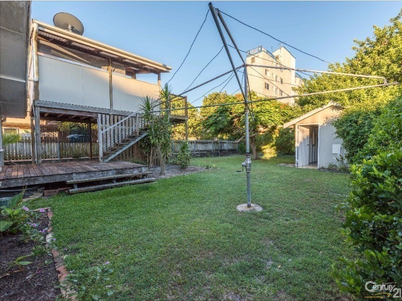 27 Taylor Avenue, Golden Beach QLD 4551