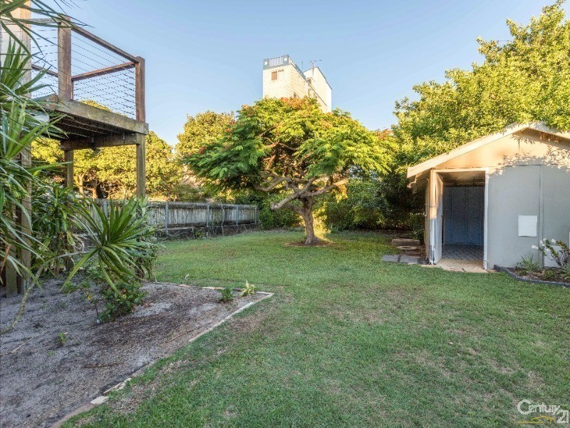 27 Taylor Avenue, Golden Beach QLD 4551