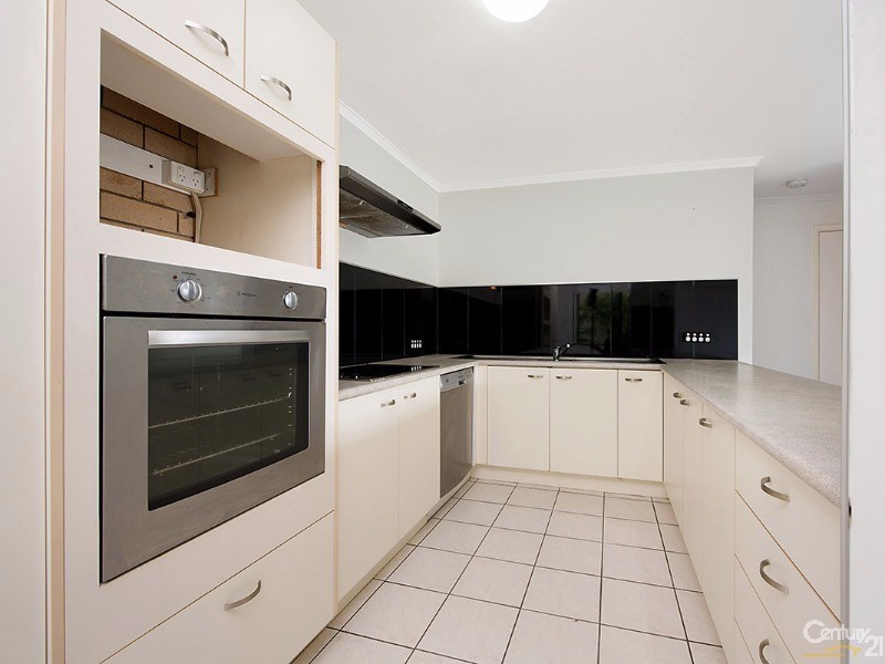 1/3  Quondong Street, Mooloolaba QLD 4557