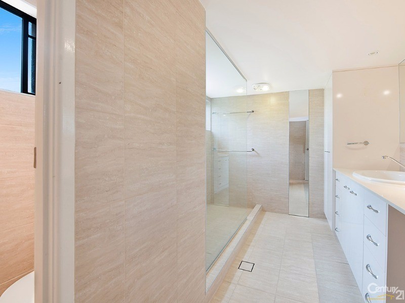 1/3  Quondong Street, Mooloolaba QLD 4557