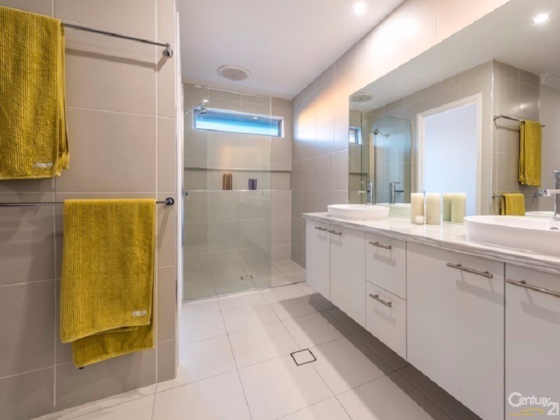 18 Panama Crescent, Mountain Creek QLD 4557