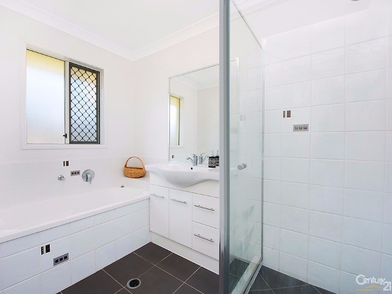 12 Riveroak Way, Sippy Downs QLD 4556