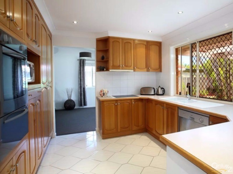 18 Bribie Pine Court, Buderim QLD 4556