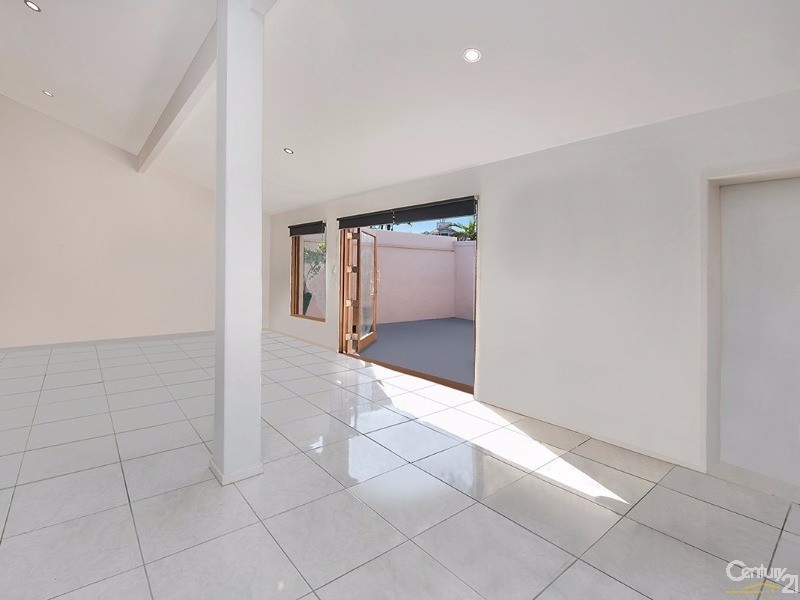 1/52 Lowanna Drive, Buddina QLD 4575