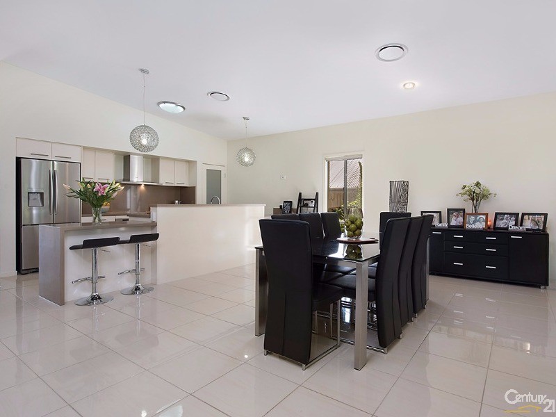 6 Sea Eagle Place, Forest Glen QLD 4556