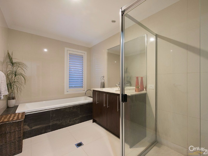 215 Balgownie Drive, Peregian Springs QLD 4573