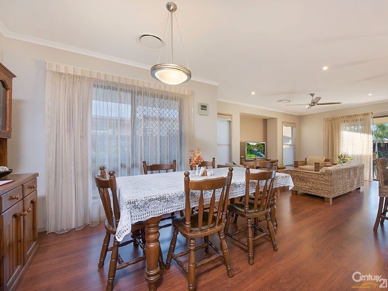 4 White Oak Street, Sippy Downs QLD 4556