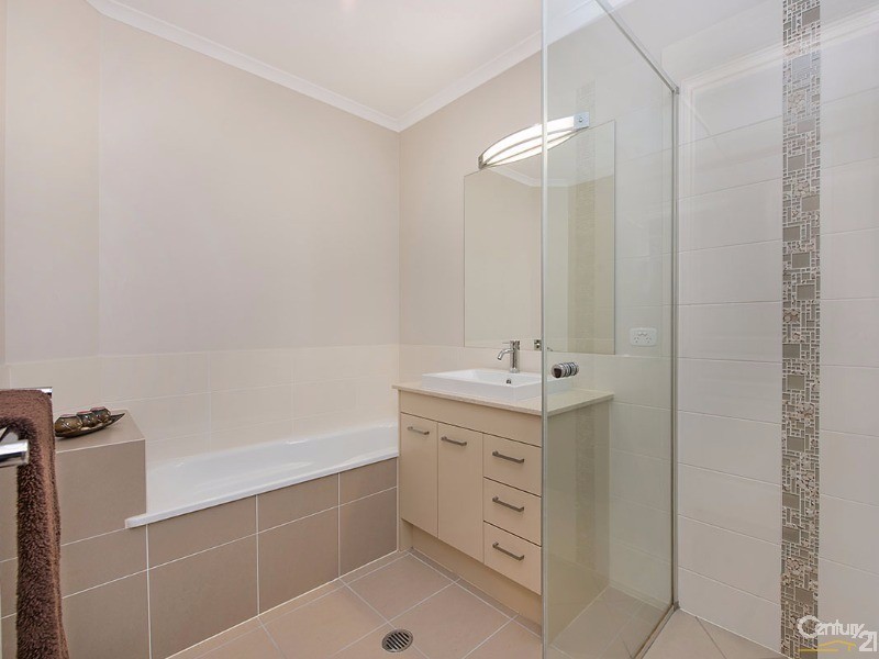 4 White Oak Street, Sippy Downs QLD 4556