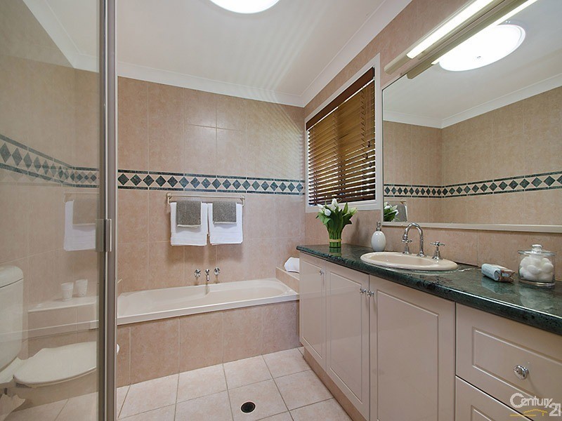 13 Rim Road, Buderim QLD 4556