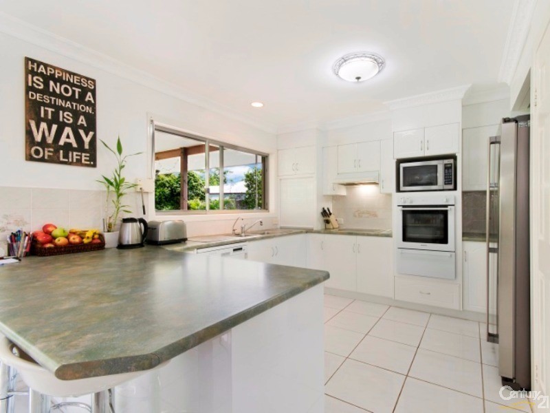 6 Cresthaven Court, Glass House Mountains QLD 4518