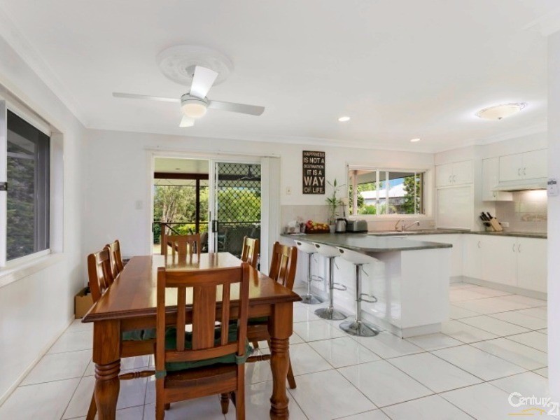 6 Cresthaven Court, Glass House Mountains QLD 4518