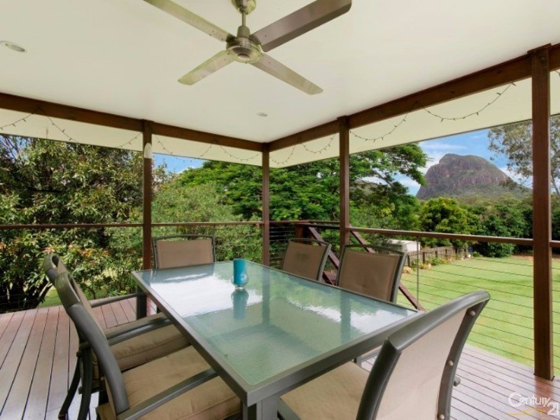 6 Cresthaven Court, Glass House Mountains QLD 4518