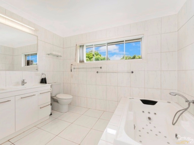 6 Cresthaven Court, Glass House Mountains QLD 4518