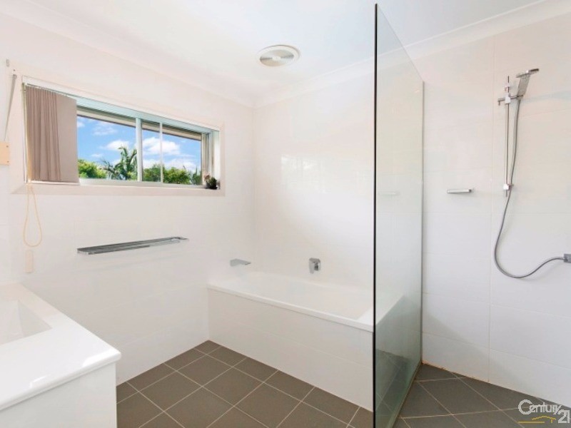 6 Cresthaven Court, Glass House Mountains QLD 4518