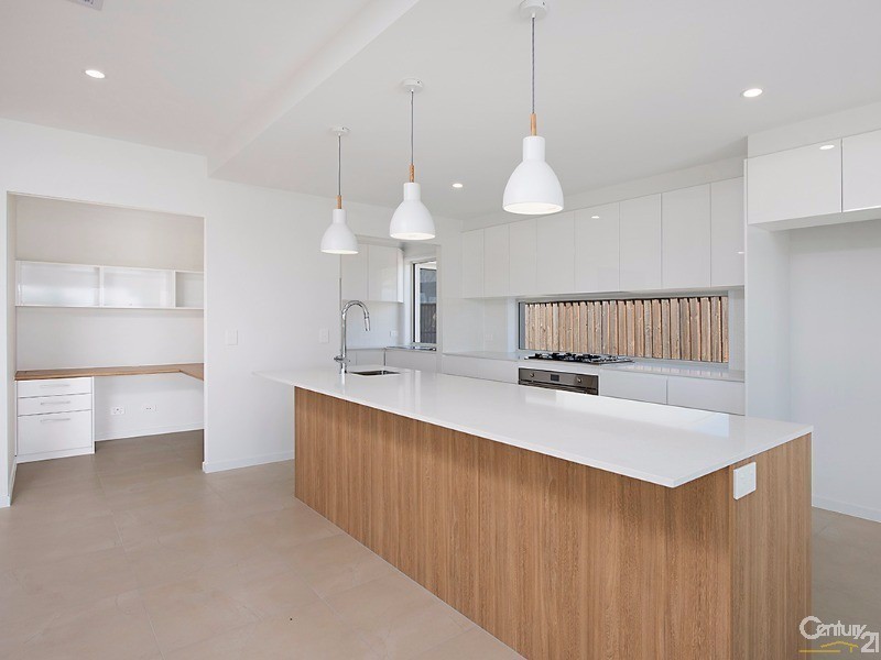 3 Petrel Crescent, Mountain Creek QLD 4557