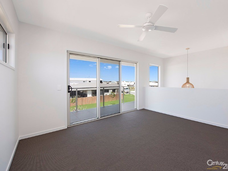 3 Petrel Crescent, Mountain Creek QLD 4557