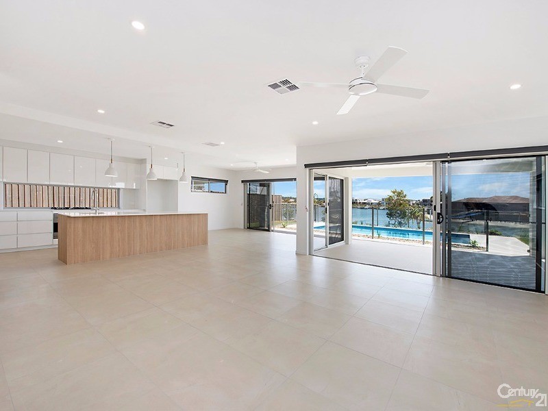 3 Petrel Crescent, Mountain Creek QLD 4557