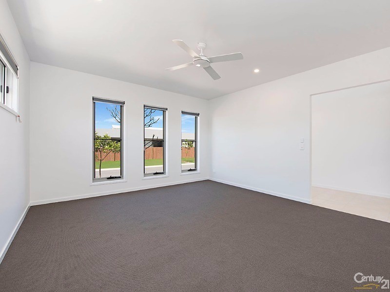 3 Petrel Crescent, Mountain Creek QLD 4557