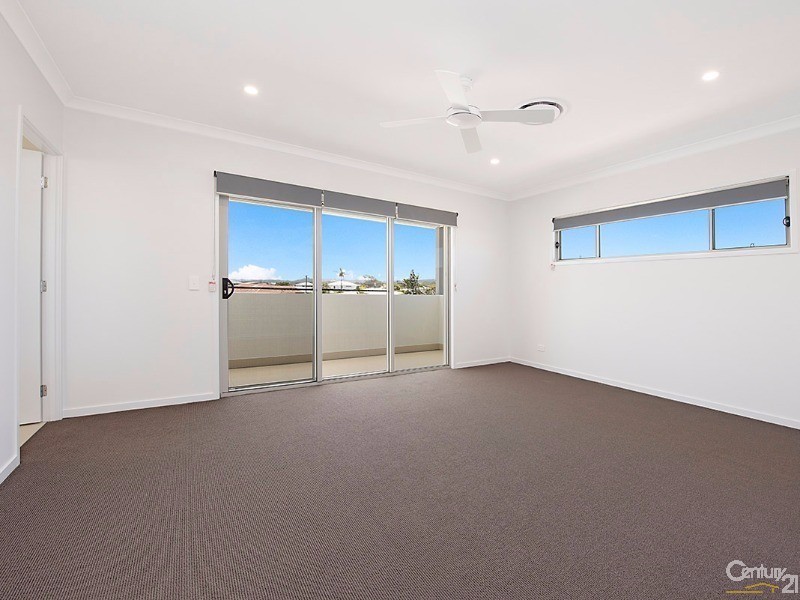 3 Petrel Crescent, Mountain Creek QLD 4557