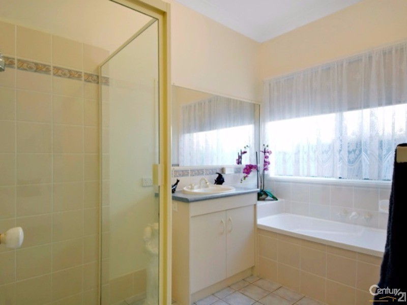 4 Chesterton Court, Sippy Downs QLD 4556