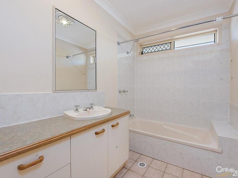 28 Sorbonne Close, Sippy Downs QLD 4556