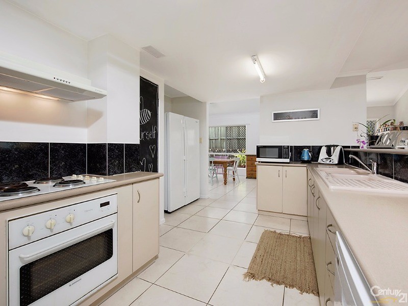 11 James Cook Drive, Sippy Downs QLD 4556