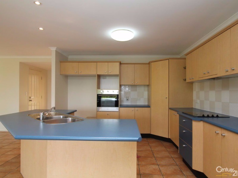 11 Vivian Street, Highworth QLD 4560